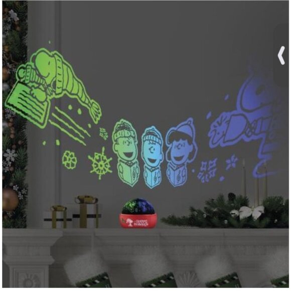 Peanuts Snoopy & Friends Rotating Color Night Light Snoopy Christmas Lamp - Picture 2 of 10